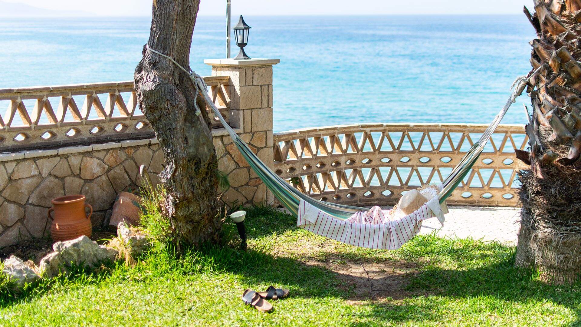 Hangmat met uitzicht over zee