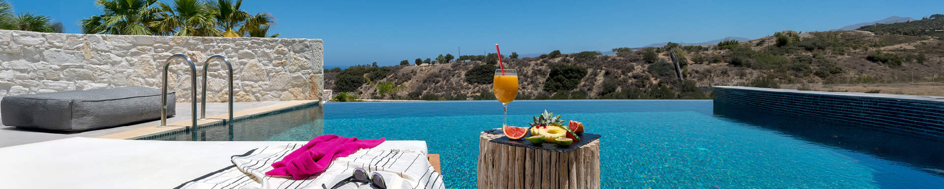 Social Giveaway April 2025